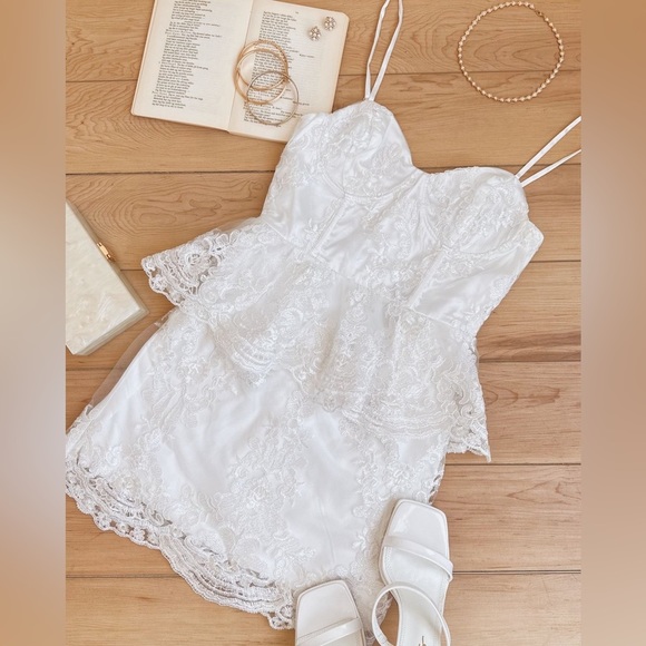 !!!Lulus BRIDE Mystery Box!!! - Picture 6 of 11
